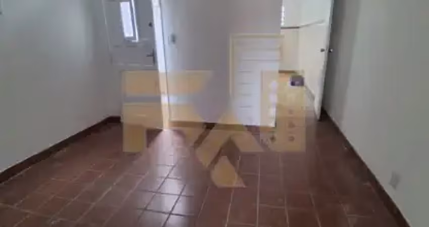 Aluga-se casa na chácara belenzinho com um dormitório, sala, cozinha, banheiro e lavanderia.
