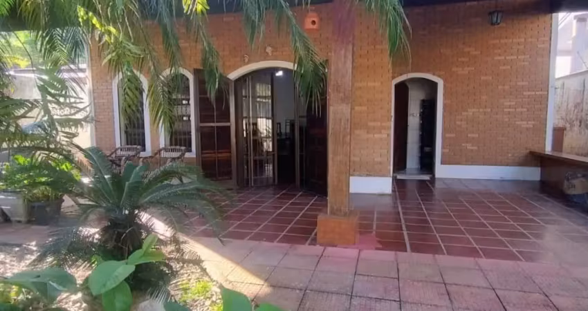 Excelente casa de 03 dormitórios na martim de sá, em caraguatatuba