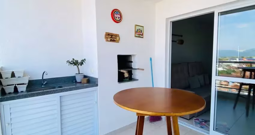 Apartamento com 02 dormitórios a 400 metros da praia