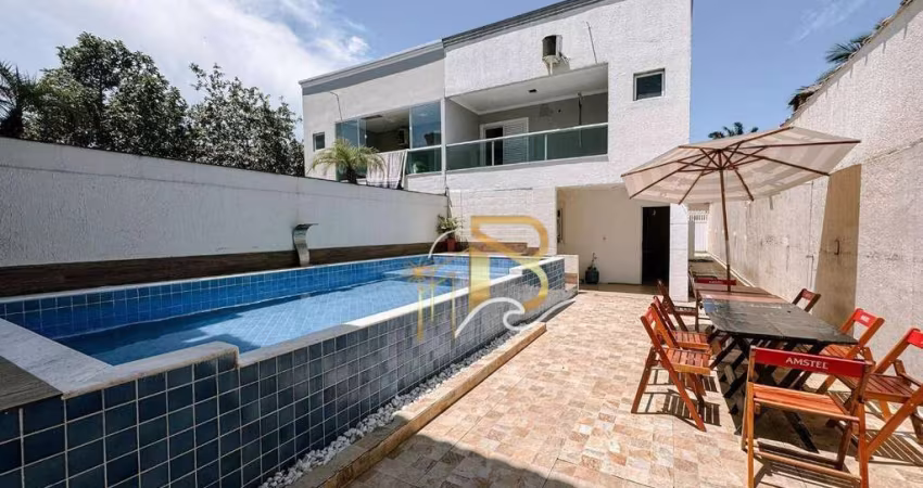 SOBRADO COM PISCINA
