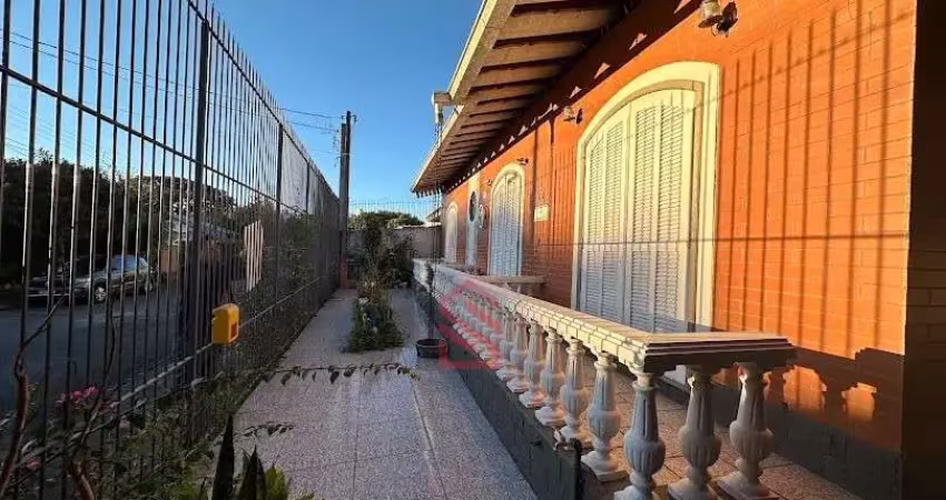Imperdível oportunidade em curitiba-pr: casa de 04 quartos, 02 suítes, 1 sala, 02 banheiros e 2 vagas de garagem no bigorrilho!