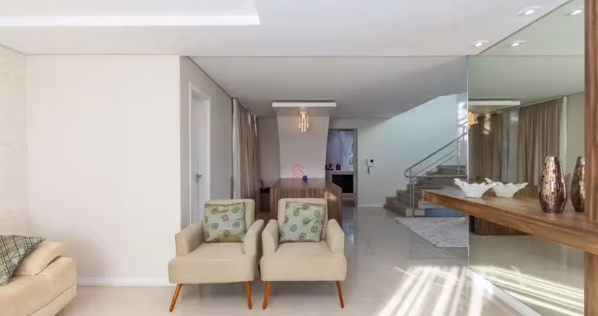 Linda casa em condomínio à venda em curitiba-pr - orleans  4 quartos, 3 suítes, 4 salas, 5 banheiros, 4 vagas, 350,21m².