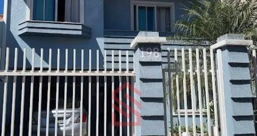 Sobrado à venda em Curitiba-PR, Campo Comprido: 3 quartos, 1 suíte, 3 salas, 2 banheiros, 2 vagas de garagem - 174,31m².