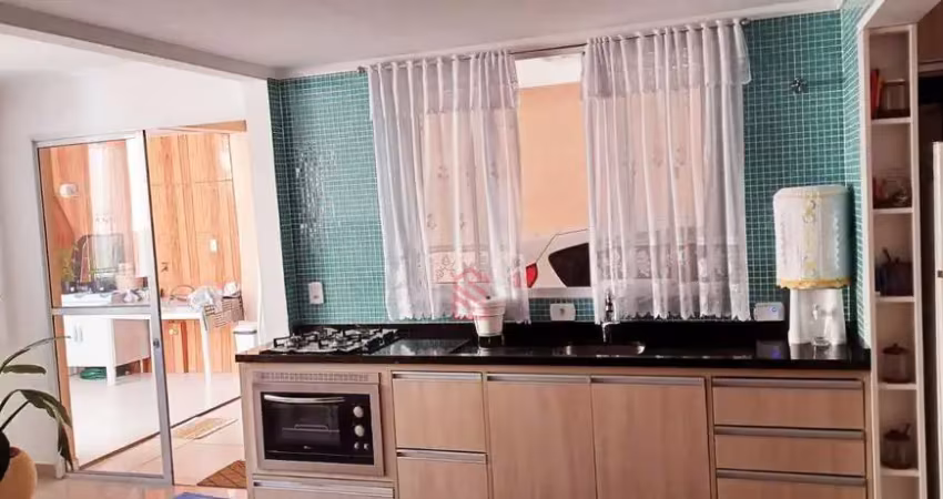 Sobrado fino acabamento no São Braz: 4 quartos, 2 suítes, 2 salas, 3 banheiros, 4 vagas - Curitiba-PR