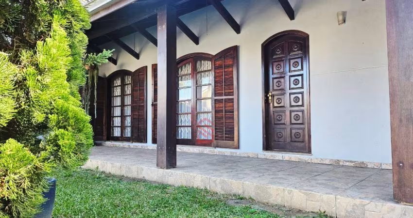 Imperdível oportunidade: Casa à venda em Curitiba-PR, São Braz! 3 quartos, 2 salas, 2 banheiros, 3 vagas de garagem. 173,90 m².