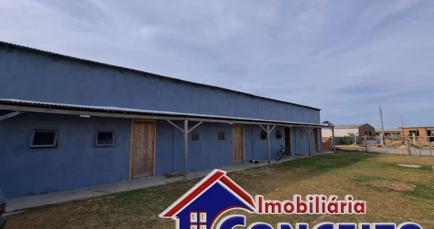 C103 - 05 kitnets localizados em região de moradores em Imbé