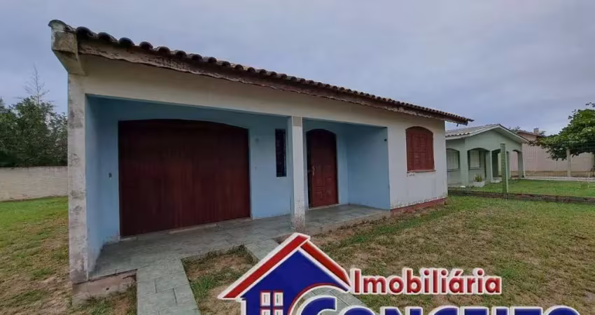 C271 - Ótima residência a 90 metros do mar em Mariluz