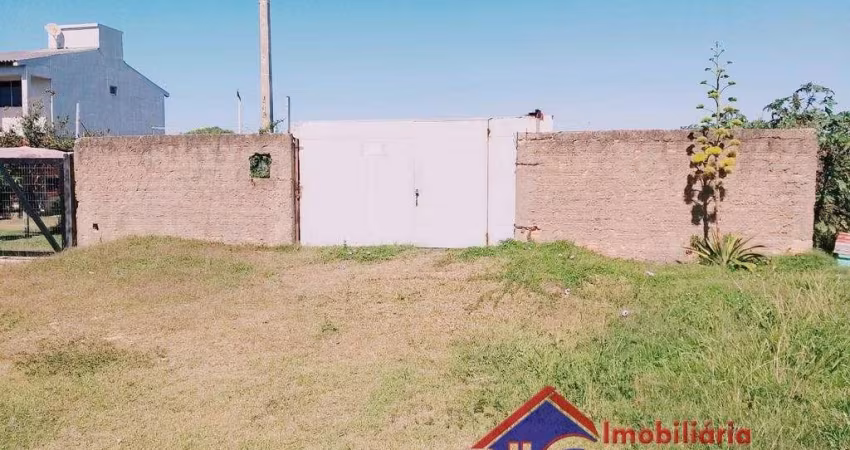 T27 - Terreno murado com 300² em região de moradia