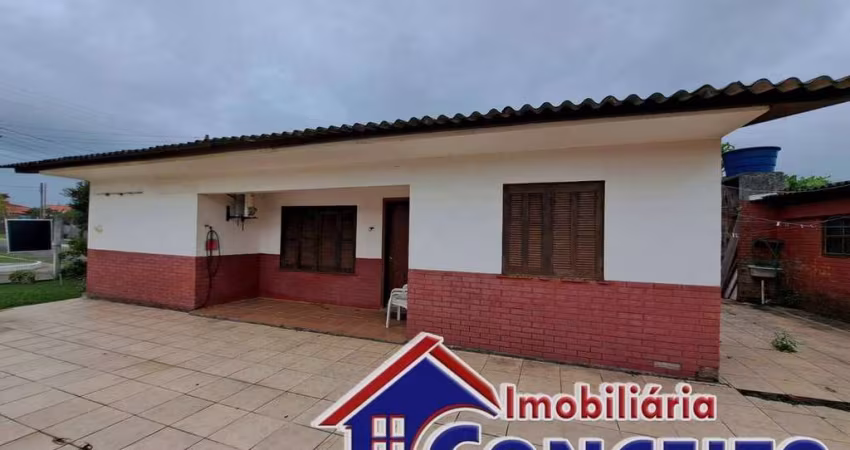 C216 - Ótima residência com anexo a 300 metros do mar