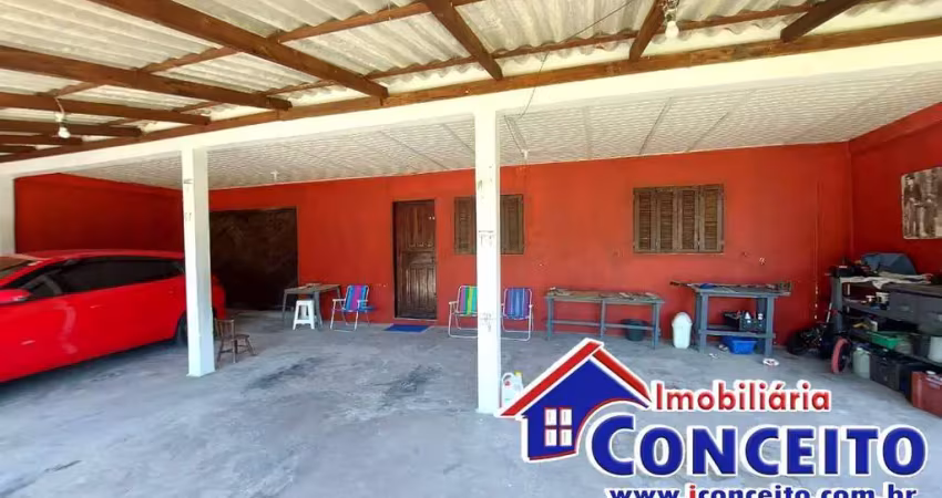 C172 - Ótima residência composta de 03 dormitórios a 100 metros do mar