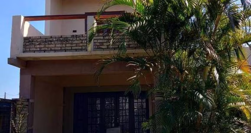 C514 - Excelente residência localizada em região de moradores em Albatroz