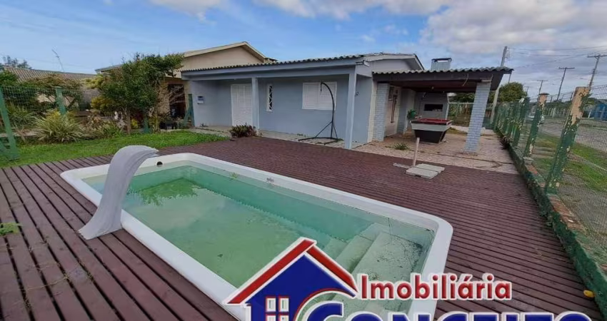 C156 - Excelente imóvel com piscina a 250 metros do mar em Mariluz