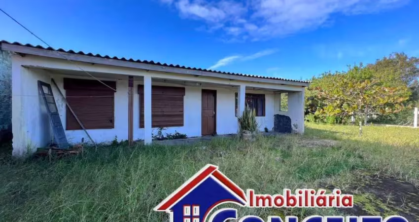 C111 - residência de esquina localizada no balneário santa terezinha
