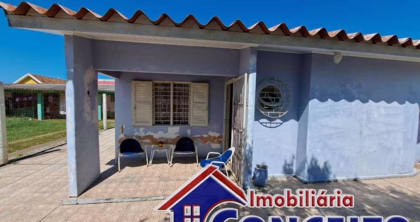 C204 - Residência composta de 03 dormitórios  localizada em Mariluz