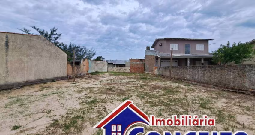T252 - Excelente terreno em ótima localização a 100 metros do mar