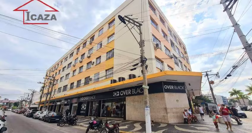 Apartamento de 3 quartos mais dependência no centro de araruama/rj
