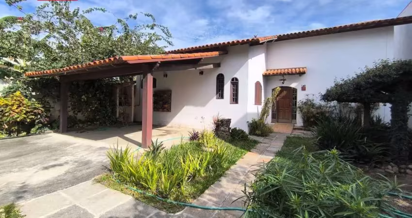 Casa com 6 quartos à venda no Parque Hotel, Araruama 