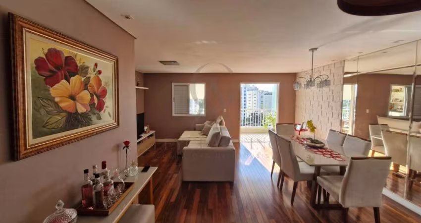 Apartamento à Venda com 3 Dormitórios -
