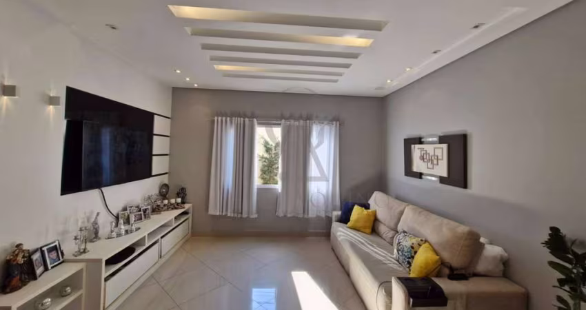 Casa à venda com três dormitórios -  Vila Tesouro -