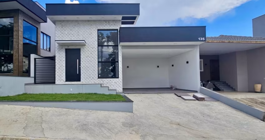 Oportunidade - Casa Térrea - Condomínio Fechado -
