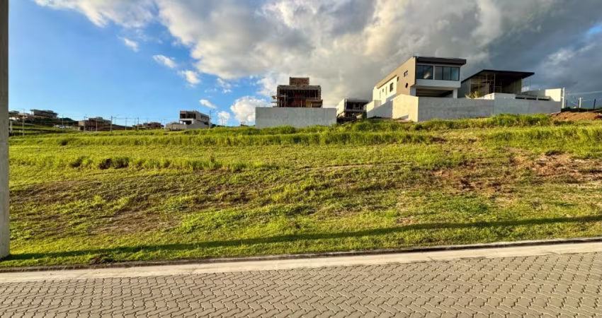Terreno à venda no Condomínio Terras Alpha - 332M²