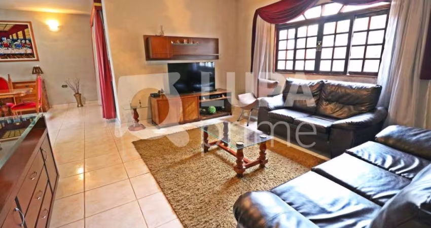 SOBRADO COM 3 QUARTOS E 400M² PARA VENDA NO TREMEMBÉ