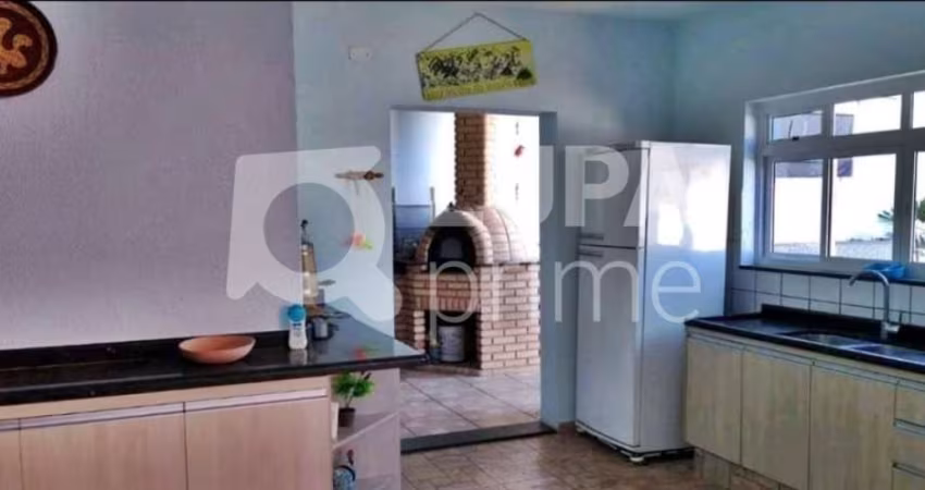 SOBRADO COM 5 QUARTOS PARA VENDA, CENTRO, PIRACAIA