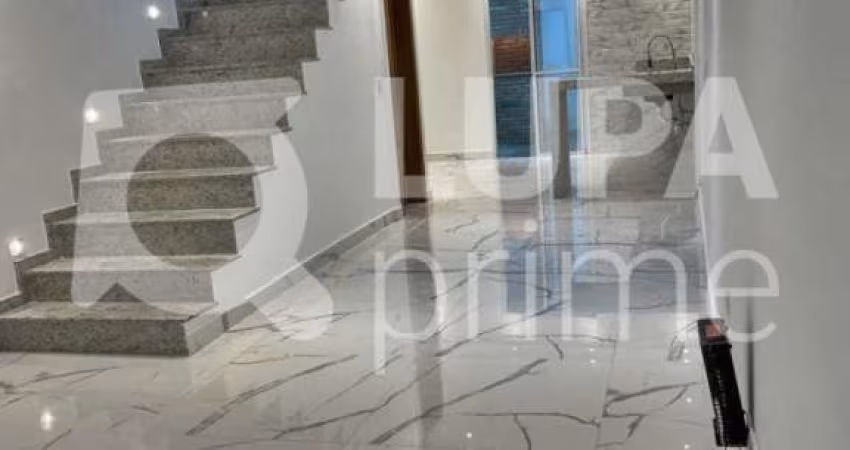 SOBRADO COM 3 QUARTOS E 2 VAGAS DE GARAGEM PARA VENDA, VILA SANTA CLARA, SÃO PAULO