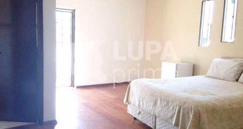 Casa à venda com 500 m2  4 quartos (2 suítes) e 8 vagas de garagem a venda na Vila Maria Alta