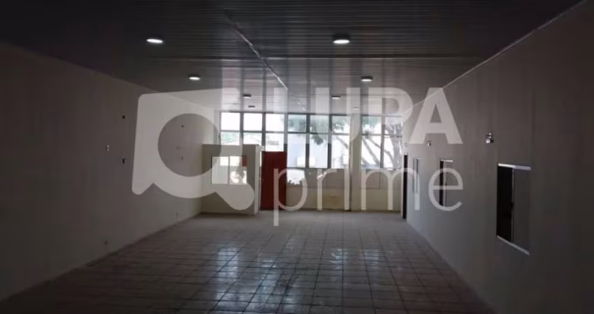 Salão comercial com 280 metros de área construída para locação no Centro!