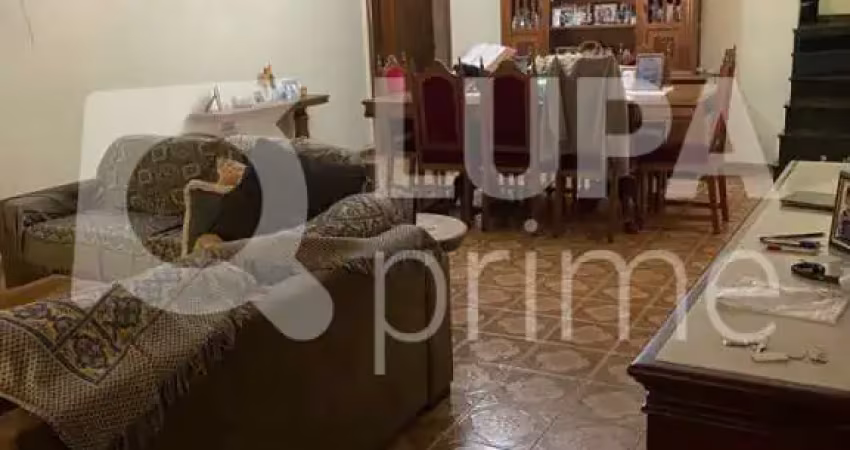 Sobrado à venda no Chora Menino!