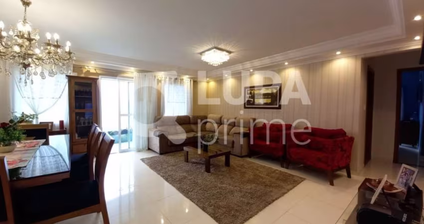Apartamento com 3 dormitórios à venda no Canto Forte.