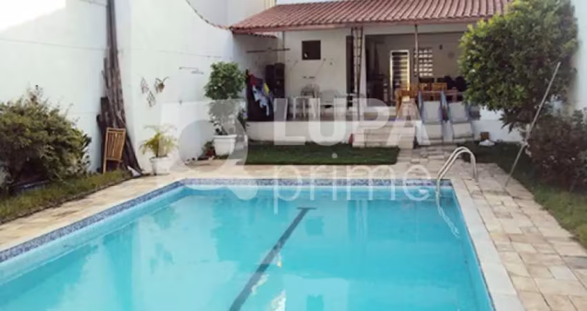 Casa com 4 dormitórios à venda na vila mariza mazzei!