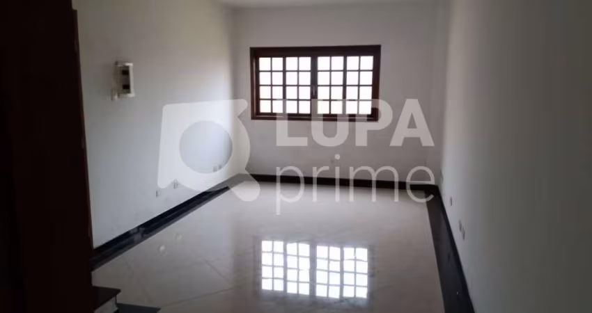 Casa térrea à venda na Vila Medeiros!
