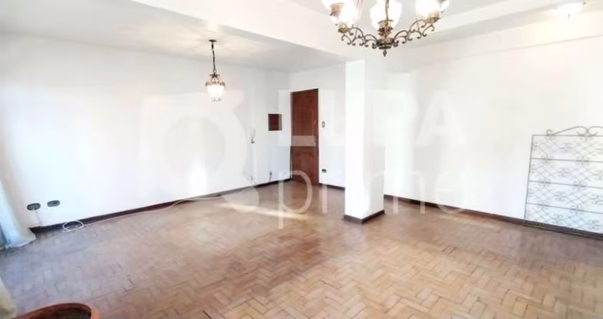 Apartamento com 3 dormitórios á venda na Água fria.