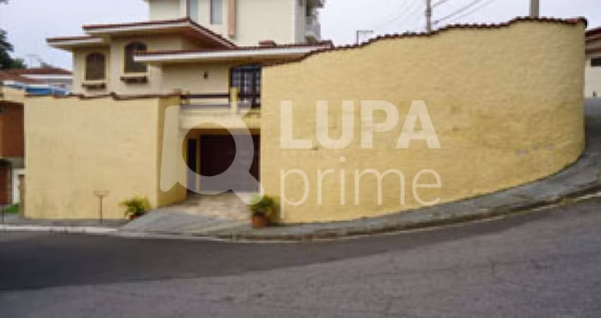 Casa em condomínio com 3 dormitórios à venda no Jardim Leonor Mendes de Barros!