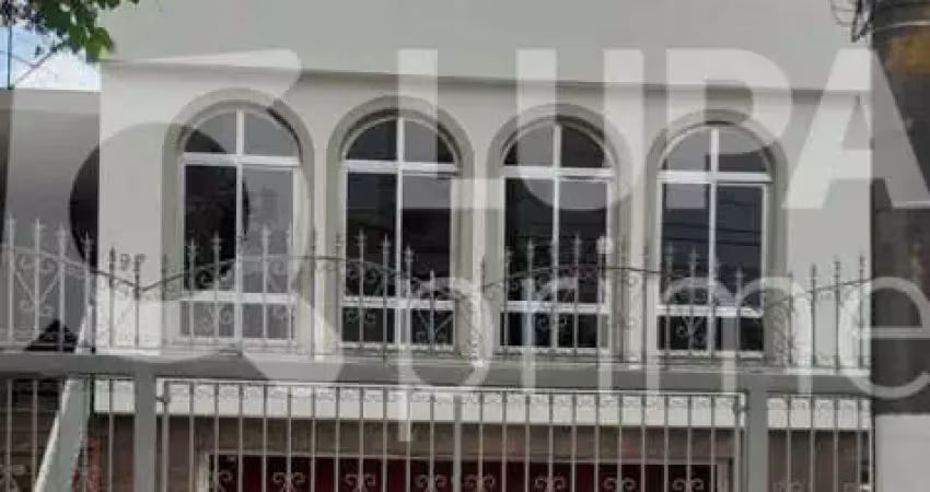 Sobrado com 4 dormitórios sendo 2 suítes à venda em Santana!