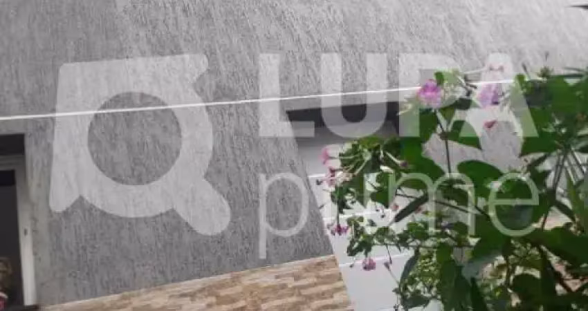 Casa térrea com 2 dormitórios à venda no santa terezinha!