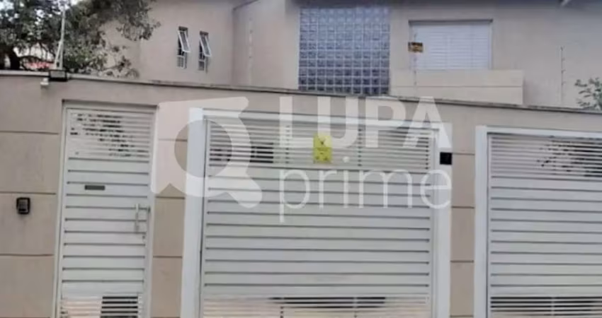 Casa térrea com 5 dormitórios sendo 4 suítes à venda na água fria!