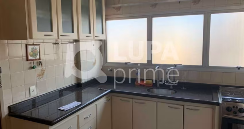 Apartamento à venda com 3 dormitórios na Água Fria!