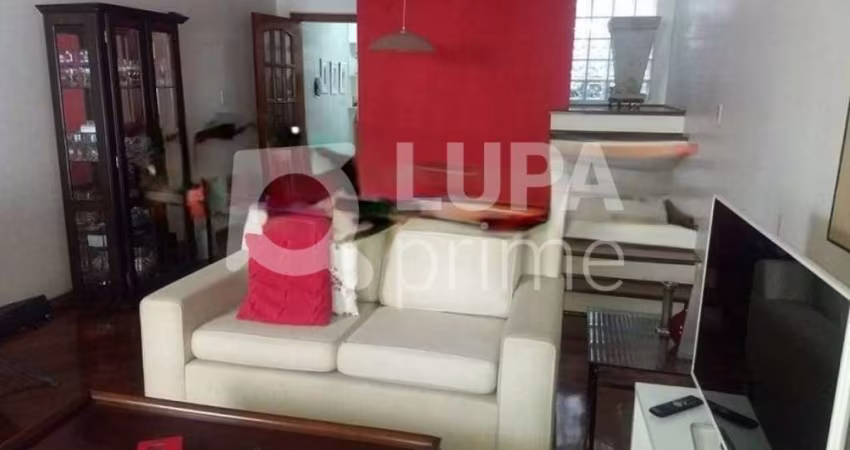 Sobrado com  dormitórios sendo 2 suítes à venda na Parada Inglesa!