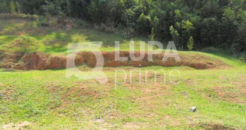 Terreno em condomínio fechado à venda em Santana!