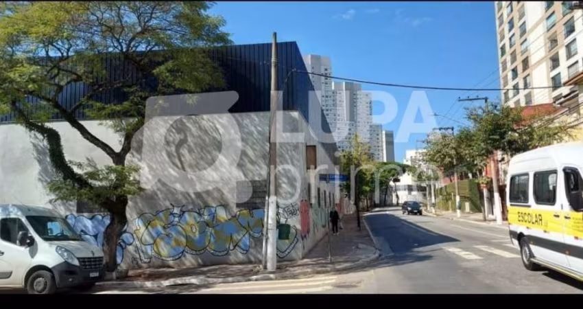 Galpão com 2.970 metros para locaçao no  Cambuci
