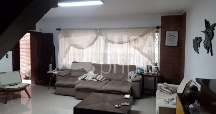 Sobrado com 4 dormitórios à venda em Bortolandia.