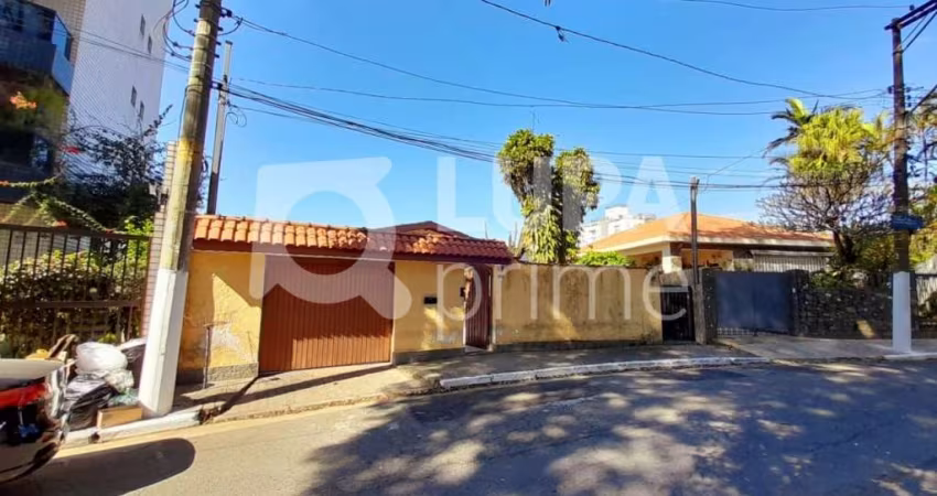 Sobrado com 4 dormitórios sendo 1 suíte á venda no Jardim Paraíso