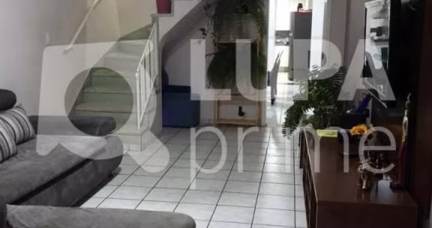 Casa a venda com 3 dormitórios e 1  vaga na Vila Gustavo