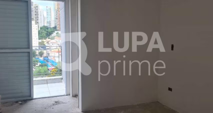 Sobrado com 3 dormitórios sendo 3 suítes à venda em Santanta!