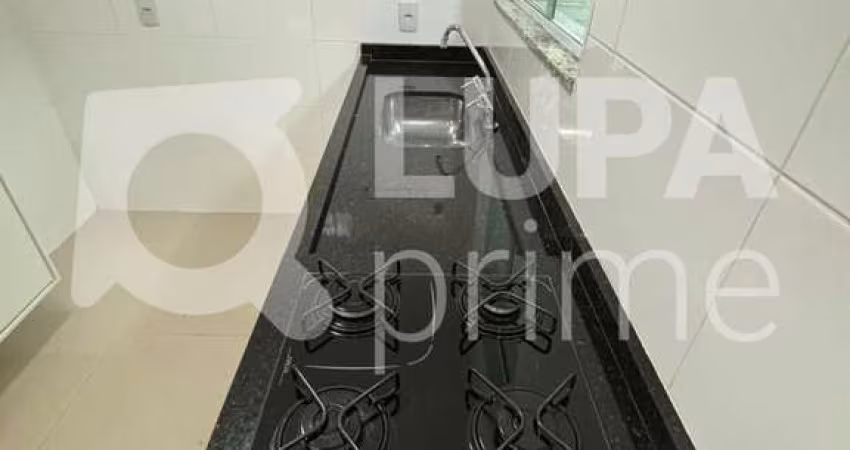 Sobrado em condomínio fechado com 2 suítes a venda no Jardim Leonor Mendes de Barros