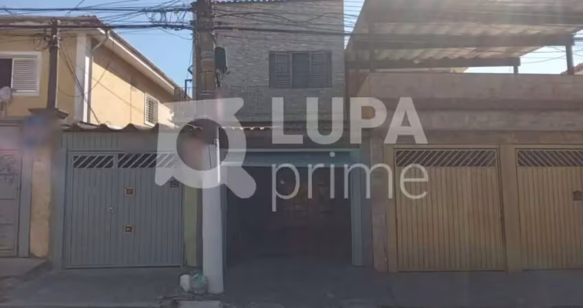 Sobrado com 3 dormitórios sendo 1 suíte á venda na parada inglesa