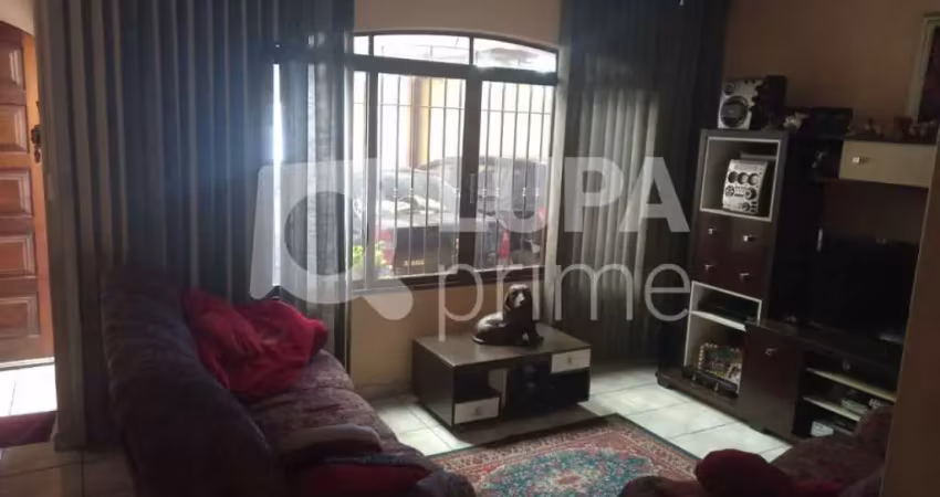 Casa com 3 quartos e 4 vagas de garagem á venda no parque novo mundo